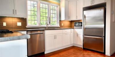 1682-beach-dr-kitchen